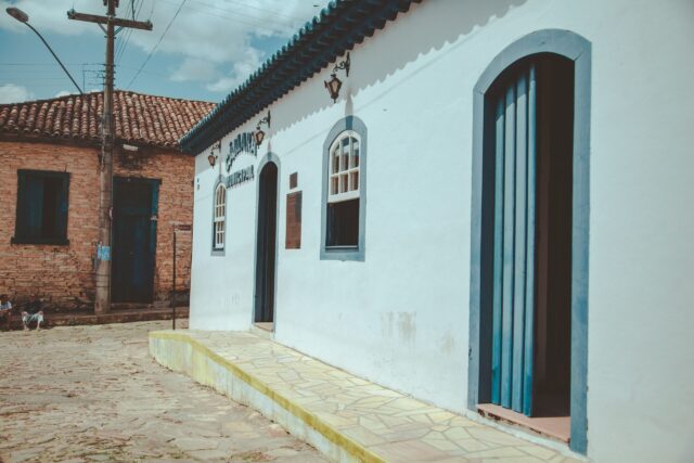 Q72：假設男方結婚前名下有房，結婚後所有權怎麼算？如果之後離婚，這樣房子所有權需要被拿出來平分嗎？