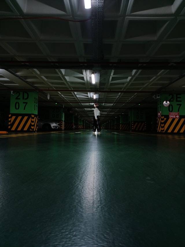 買屋只看公設比？　專家手把手教：從停車場看「虛灌坪數」