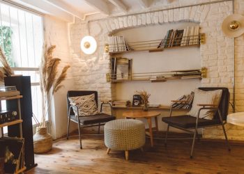 Q1353：請問一下限貸的部分，如果夫妻第一間房，太太是屋主，先生是貸款人。購買第二戶改成先生是屋主，太太是貸款人，這樣會是在這波打房限制貸款的名單內嗎？