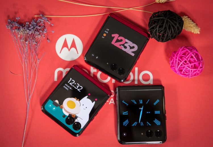 Motorola推出市面上外螢幕最大的直式摺疊手機：motorola Razr 40 Ultra與 Razr 40二款機種。圖 Motorola Taiwan FB