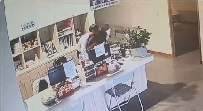 除夕紅包藏狼爪！苗栗診所副院長性騷女員工　院方噤聲拒開離職證明