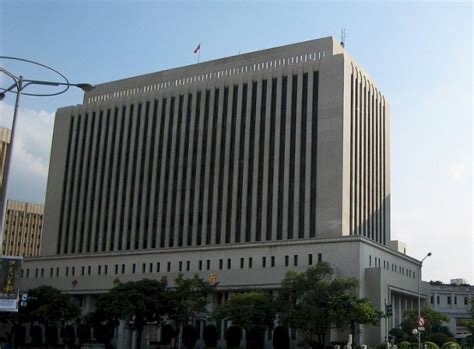 台幣狂升掀市場震盪　央行總裁楊金龍七大聲明駁斥傳言：無美方施壓、否認「海湖莊園協議」